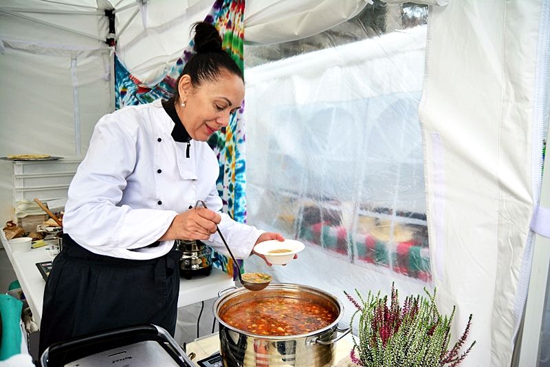 Festival nabídl na 50 druhů polévek. Na své si přišli milovníci masových vývarů i čistě zeleninových polévek