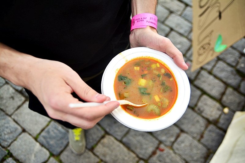 Festival nabídl na 50 druhů polévek. Na své si přišli milovníci masových vývarů i čistě zeleninových polévek