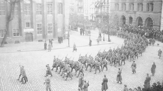 Polská armáda vstoupila do města Toruń, které se znovu stalo součástí Polska.