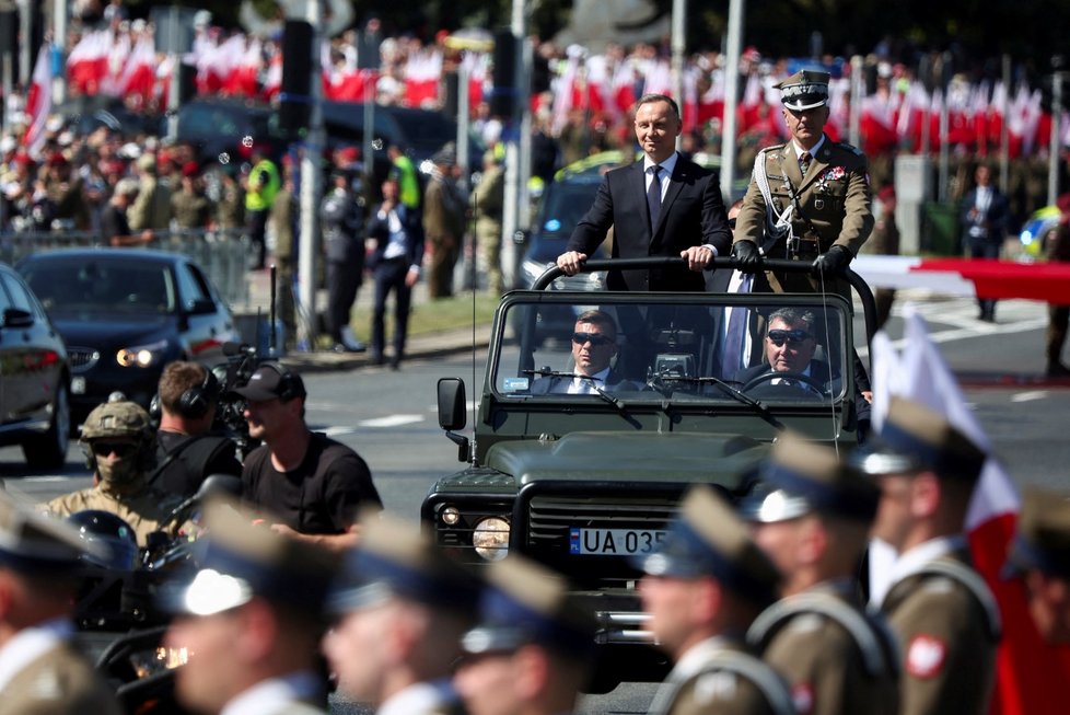 Polský prezident Andrzej Duda na vojenské přehlídce ke Dni polské armády