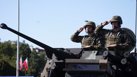 Vojenská přehlídka u příležitosti Dne polské armády