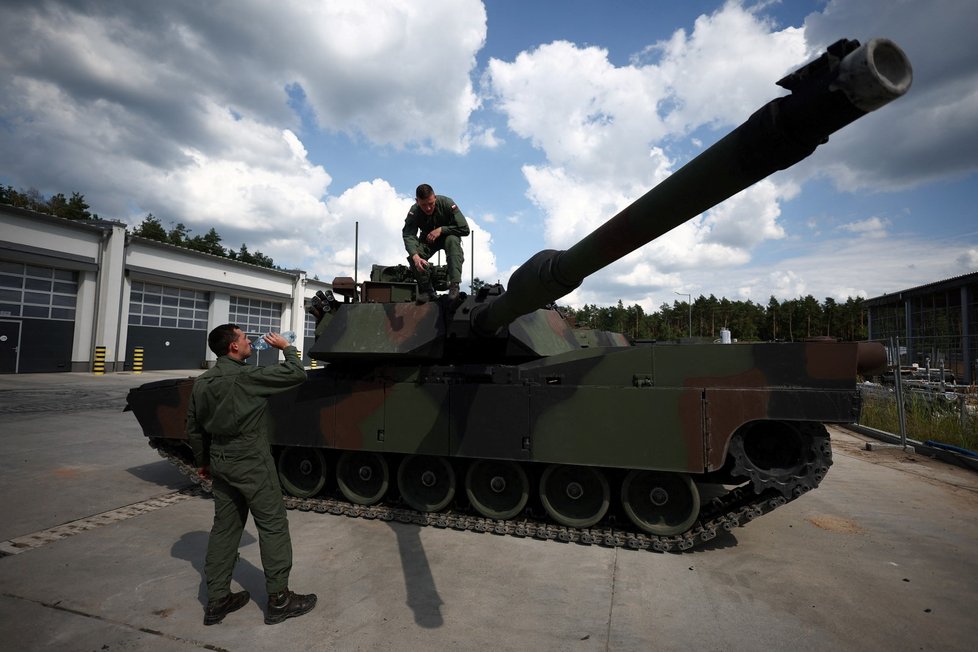 Přípravy na vojenskou přehlídku v Polsku