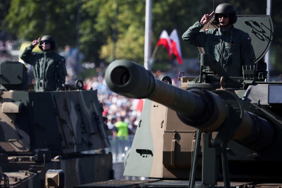 Vojenská přehlídka u příležitosti Dne polské armády