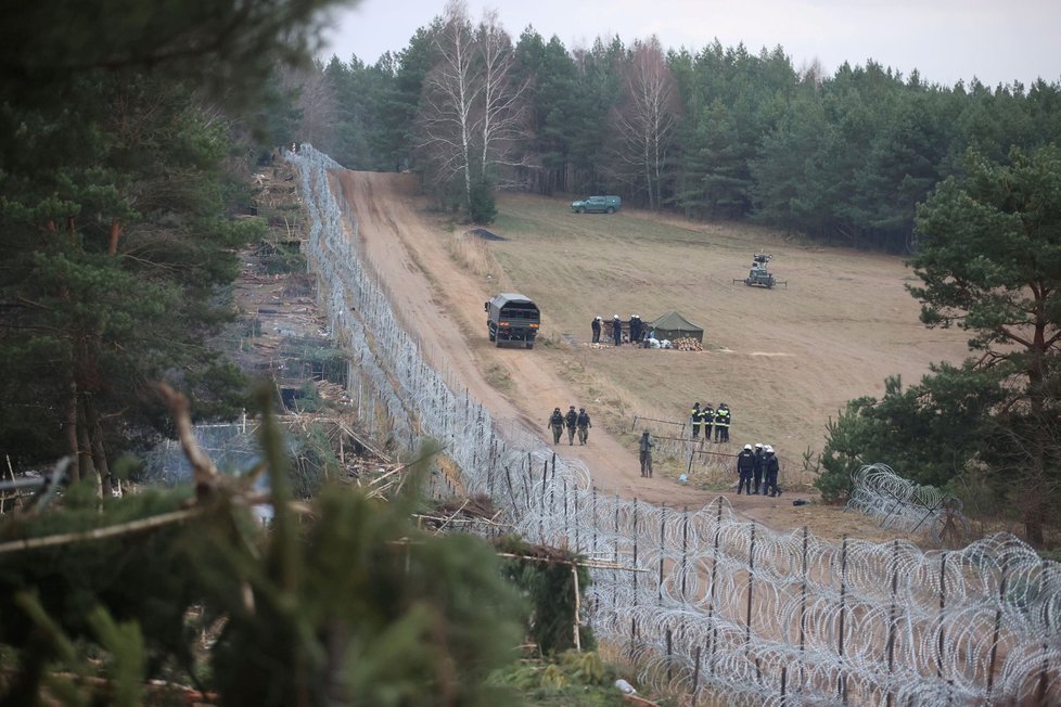 Většina migrantů opustila dočasný kemp u hraničního přechodu  Bruzgi - Kuznica na polsko-běloruské hranici.