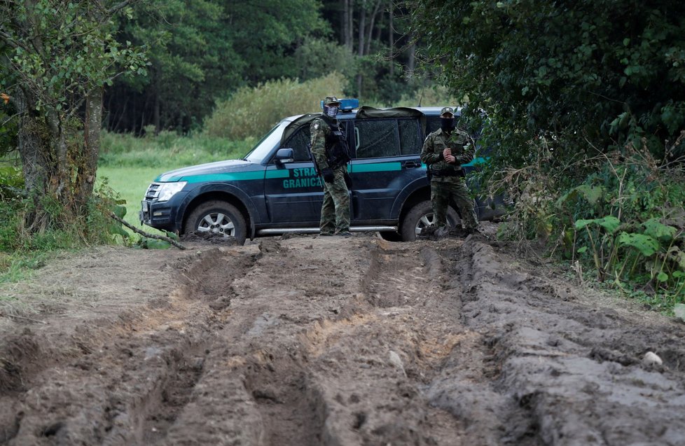 Migranti na hranici mezi Polskem a Běloruskem živoří v děsivých podmínkách.