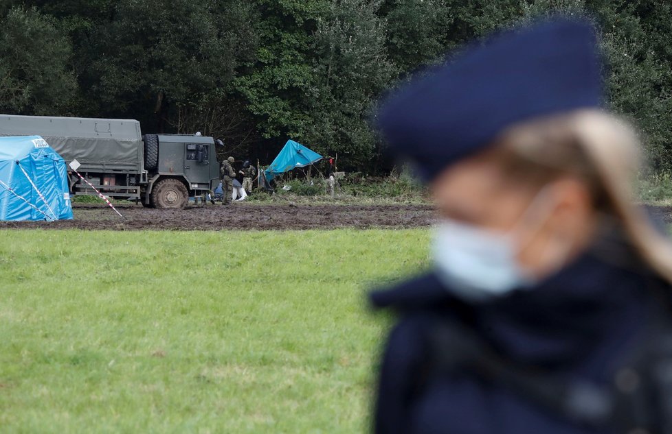 Migranti na hranici mezi Polskem a Běloruskem živoří v děsivých podmínkách.