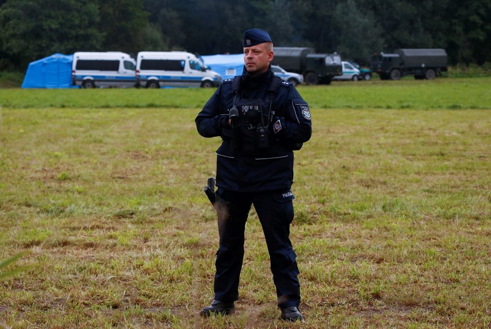 Migranti na hranici mezi Polskem a Běloruskem živoří v děsivých podmínkách.