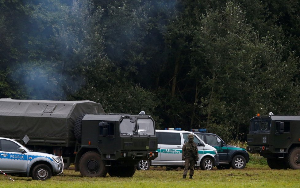 Migranti na hranici mezi Polskem a Běloruskem živoří v děsivých podmínkách.