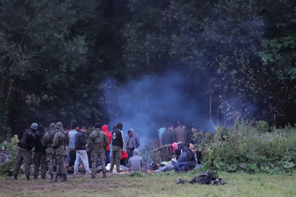 Migranti na hranici mezi Polskem a Běloruskem živoří v děsivých podmínkách.