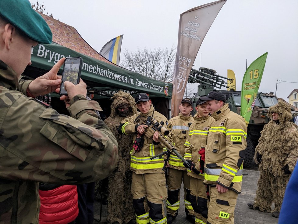 Migranti z Blízkého východu na polsko-běloruské hranici (14. 11. 2021)