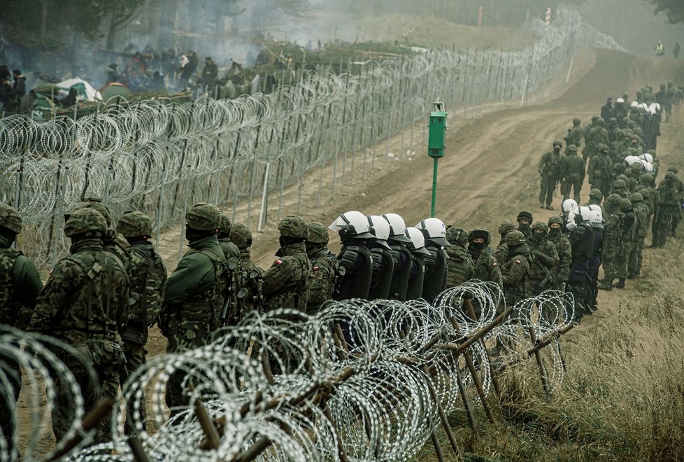 Migranti z Blízkého východu na polsko-běloruské hranici (14. 11. 2021)