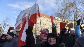 Poláci si osvojují protest s červenými kartami, se kterým mají Češi už výraznou zkušenost.