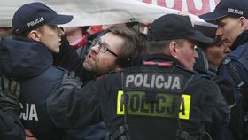 Polská policie zasáhla proti odpůrcům nacionalistického pochodu