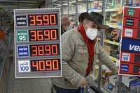 Šílený pád cen v Polsku u jídla i benzínu! Češi už berou obchody útokem