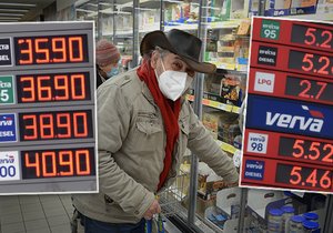 Takové byly včera ceny paliva v polském příhraničí. Vynásobte kurzem 5,39... Češi berou útokem i obchody s potravinami.