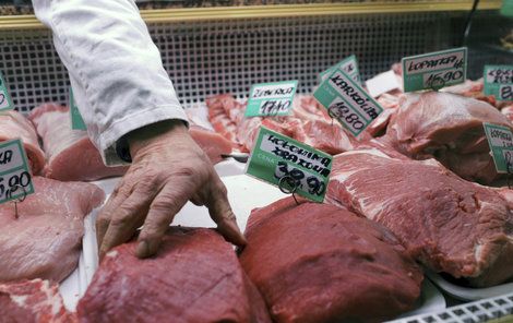 Slovensko dovezlo až 600 kilogramů masa z jatek v Polsku, kde se porážely nemocné krávy. 