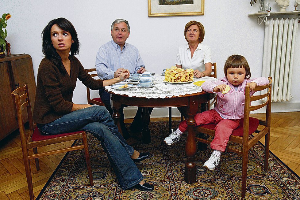 Rodina se pohromadě u jednoho stolu už nesejde.