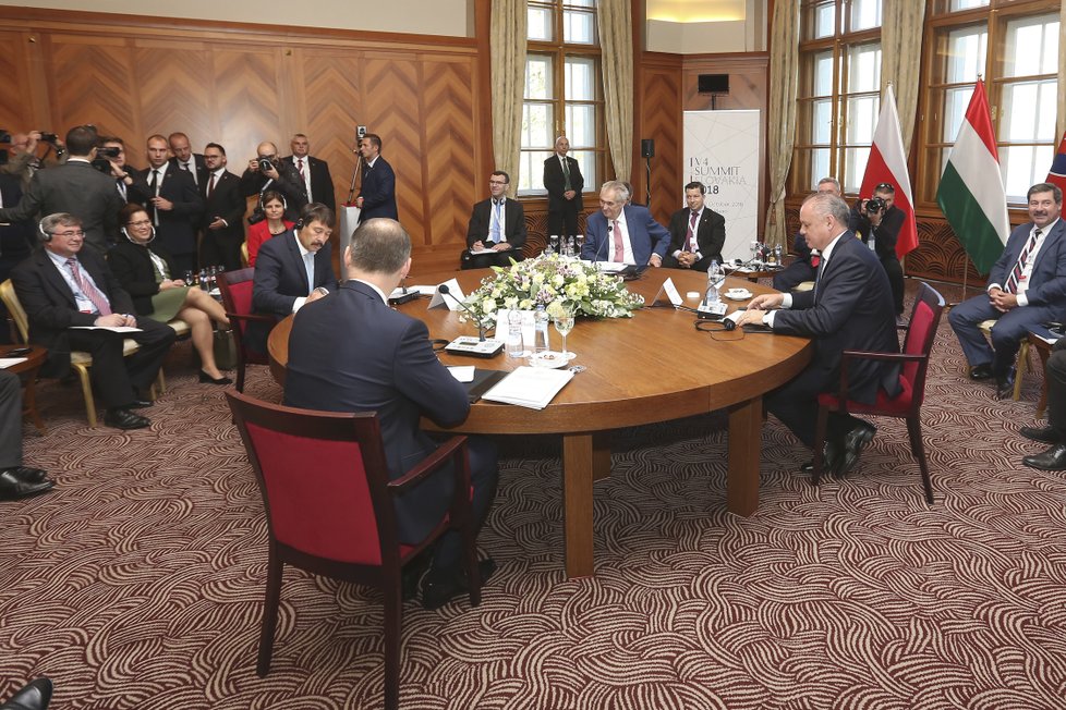 Prezidenti V4 v Štrbském Plese rokovali o Evropské unii.(11.10.2018)