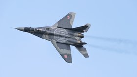 V Polsku spadl MiG-29, pilot zahynul; veškeré lety Migů byly prozatím zastaveny (6.7.2018).