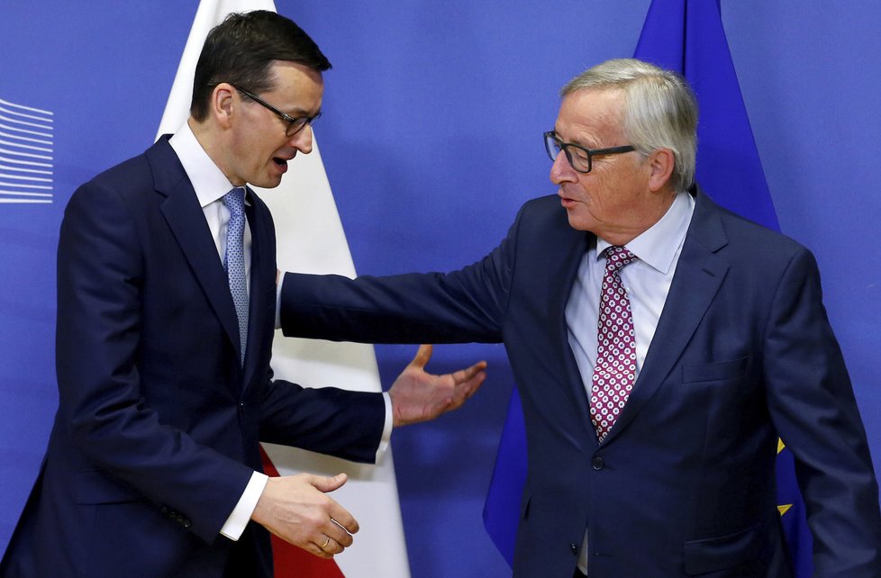 Polský premiér Mateusz Morawiecki a předseda Evropské komise Jean-Claude Juncker