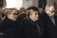 „Mého muže zabila slova.“ Vdova obvinila za smrt primátora polskou televizi