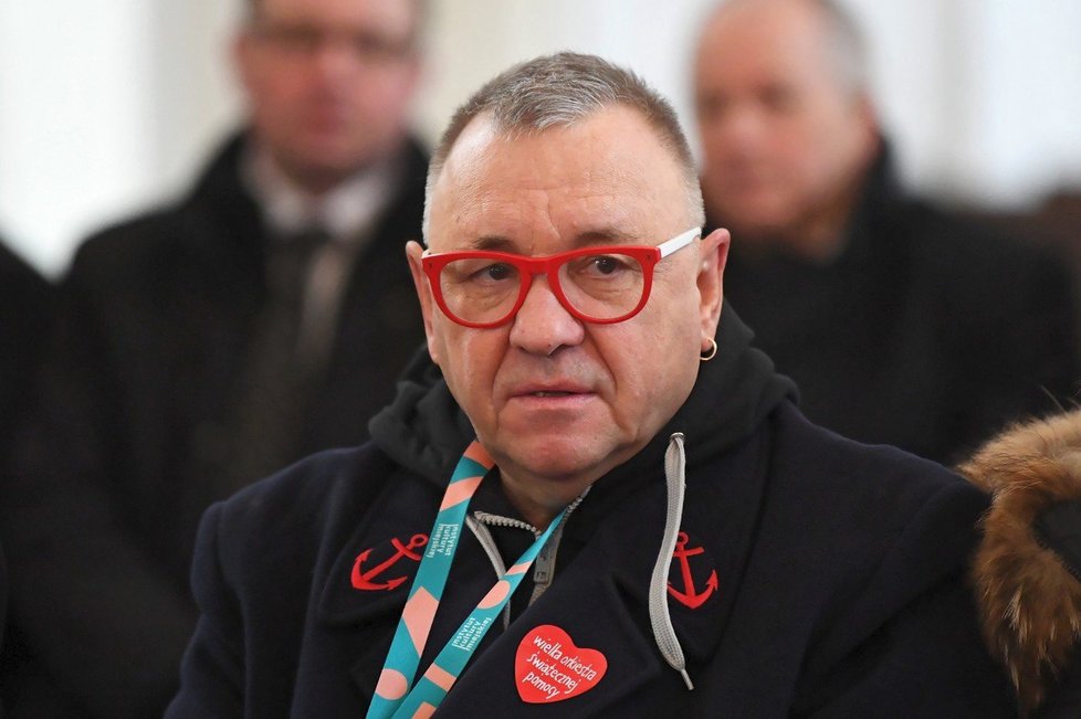 Polsko si připomíná zavražděného primátora. Na snímku polský novinář Jerzy Owsiak