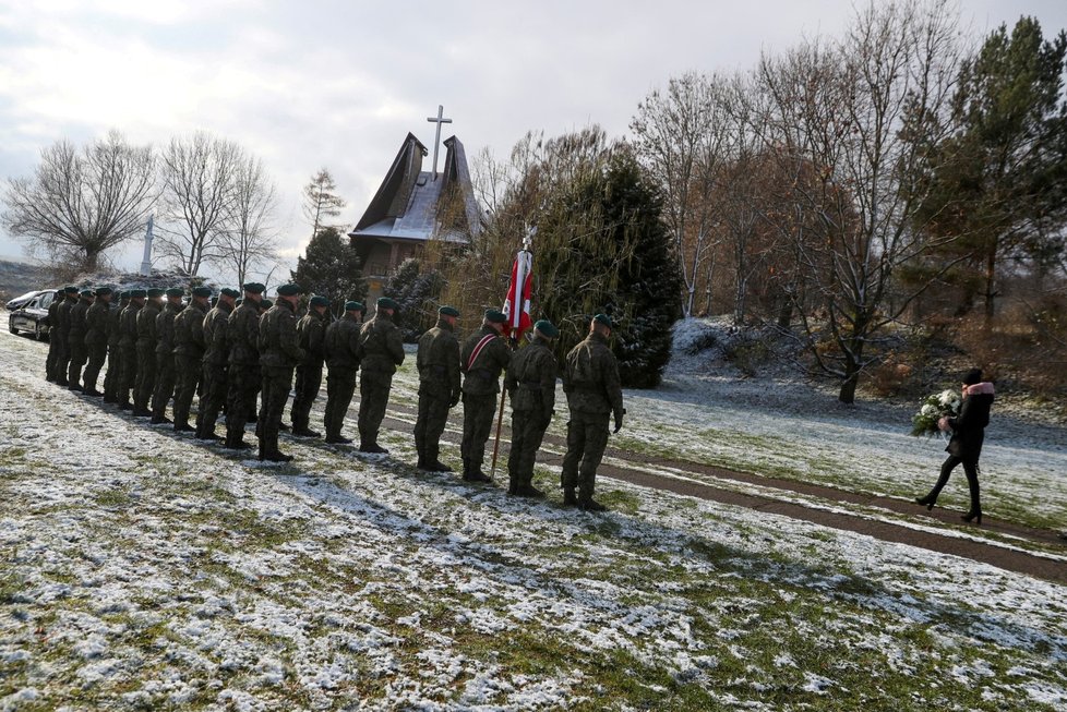 Pohřeb 62letého skladníka, který zemřel při výbuchu rakety v Polsku (19.11.2022)