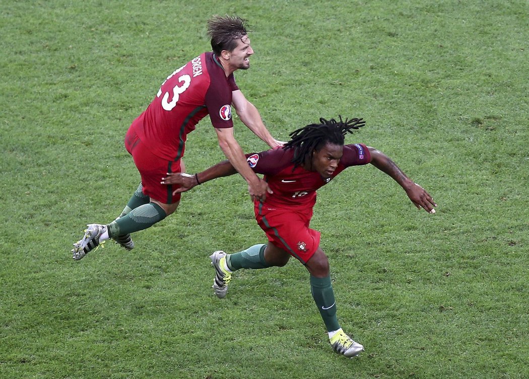 Talentovaný Portugalec Renato Sanches slaví gól proti Polsku