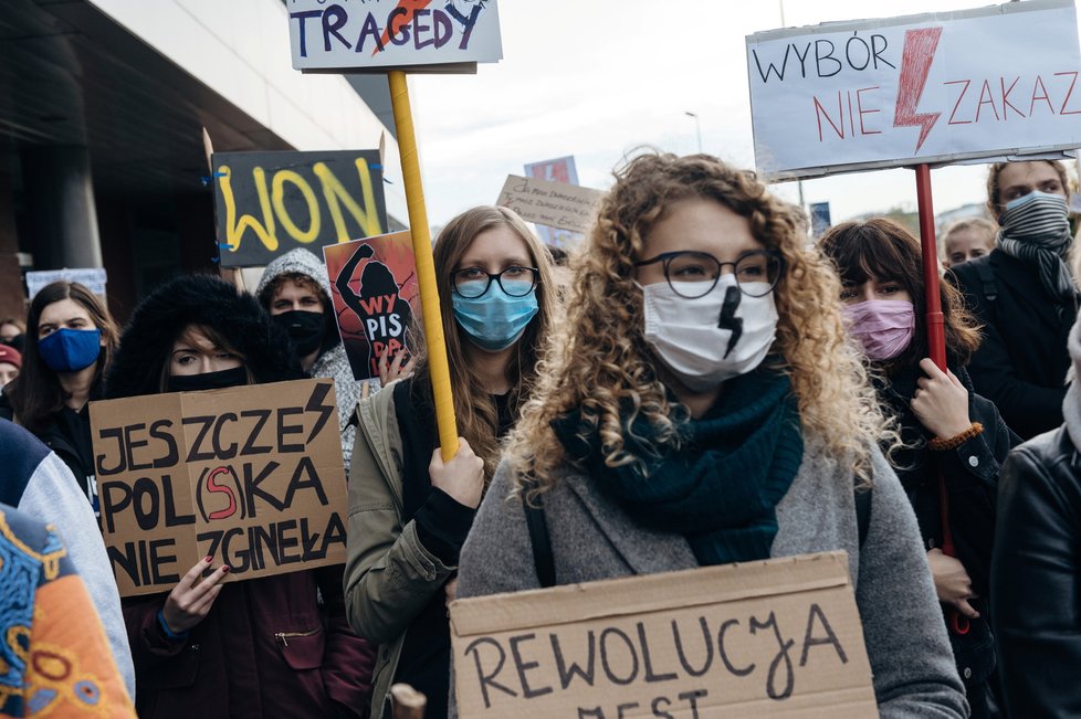 Protesty proti zostření protipotratového zákona v Polsku.