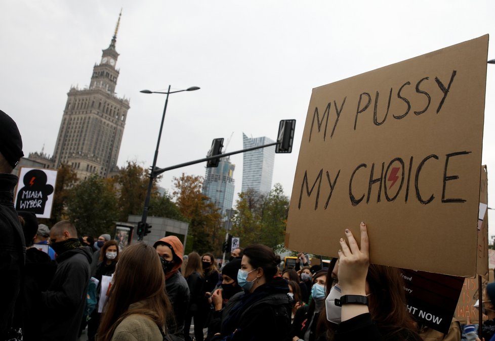 Protesty proti zostření protipotratového zákona v Polsku.