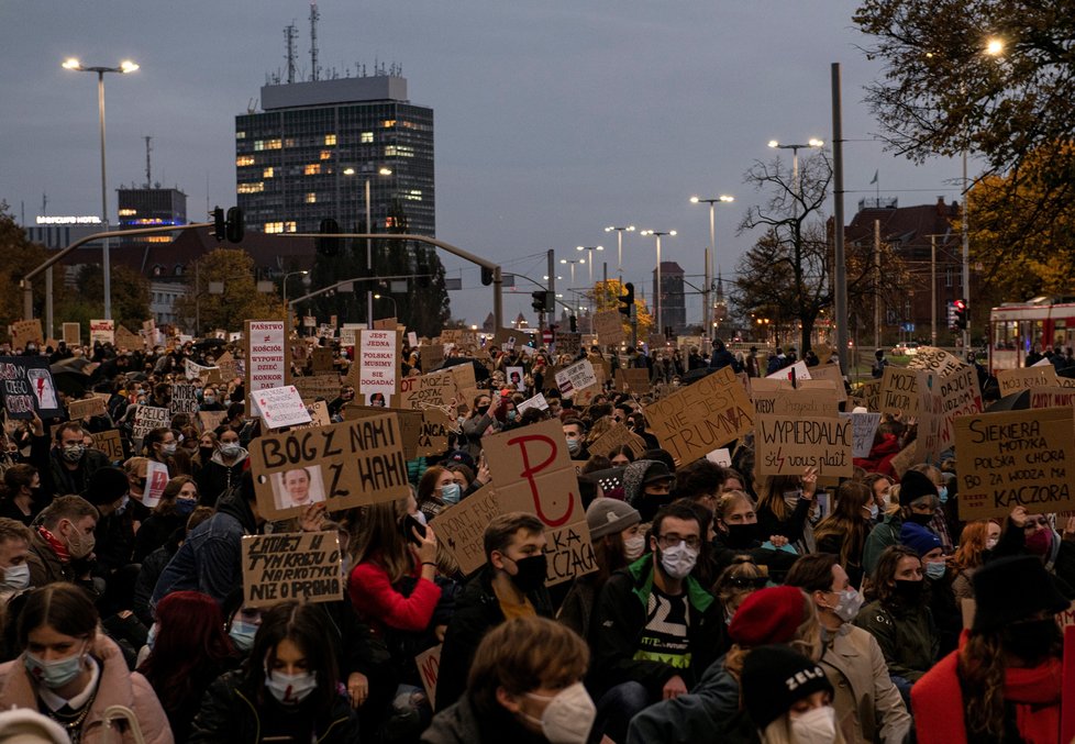 Protesty proti zostření protipotratového zákona v Polsku.