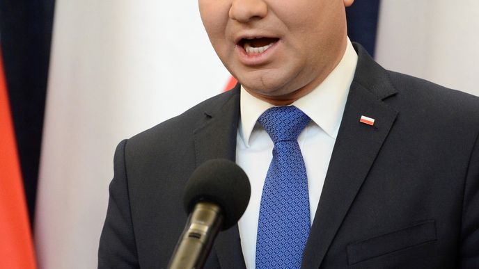 Polský prezident Andrzej Duda je favoritem voleb. Pokud by se ale konaly později, může svou pozici ztratit