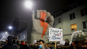 Protesty proti zostření protipotratového zákona v Polsku