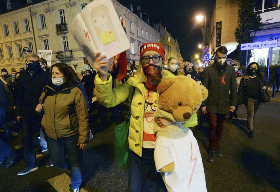 Protesty proti zostření protipotratového zákona v Polsku.