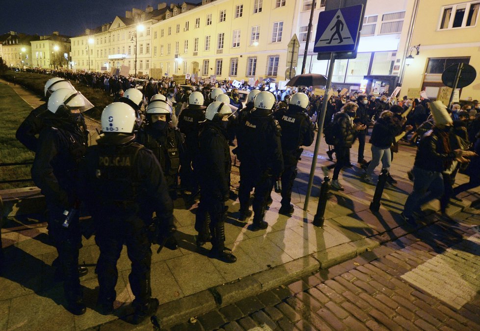 Protesty proti zostření protipotratového zákona v Polsku.