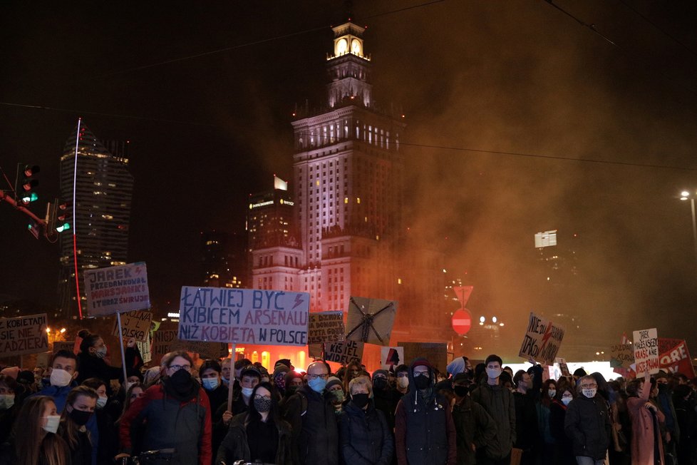 Protesty proti zostření protipotratového zákona v Polsku.