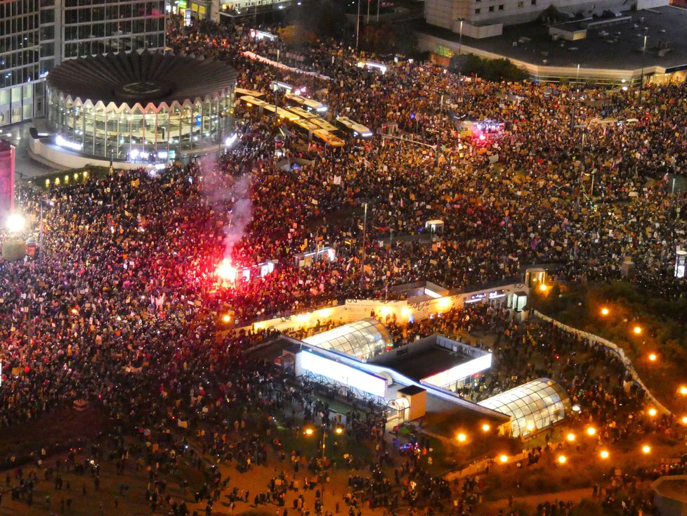 Protesty proti zostření protipotratového zákona v Polsku.