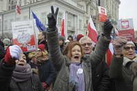 Prezident Duda vyzval Poláky k uklidnění. Premiérka bouří: „Škodíte Polsku“