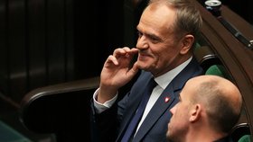 Donald Tusk se raduje, Sejm ho pověřil sestavením nové vlády (11.12.2023).
