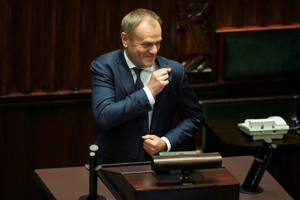 Donald Tusk se raduje, Sejm ho pověřil sestavením nové vlády (11. 12. 2023).