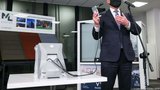 Poláci vyvinuli detektor covidu z dechu, funguje jak alkoholtester. Prezident: Geniální