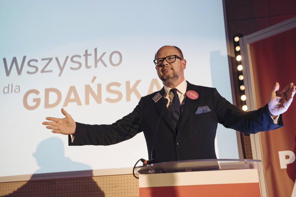 Primátor Gdaňsku Pawel Adamowicz zemřel na následky zranění, které utržil během útoku. Polsko truchlí (14. 01. 2019).