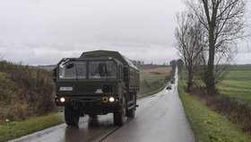 Polská armáda nedaleko místa dopadu rakety