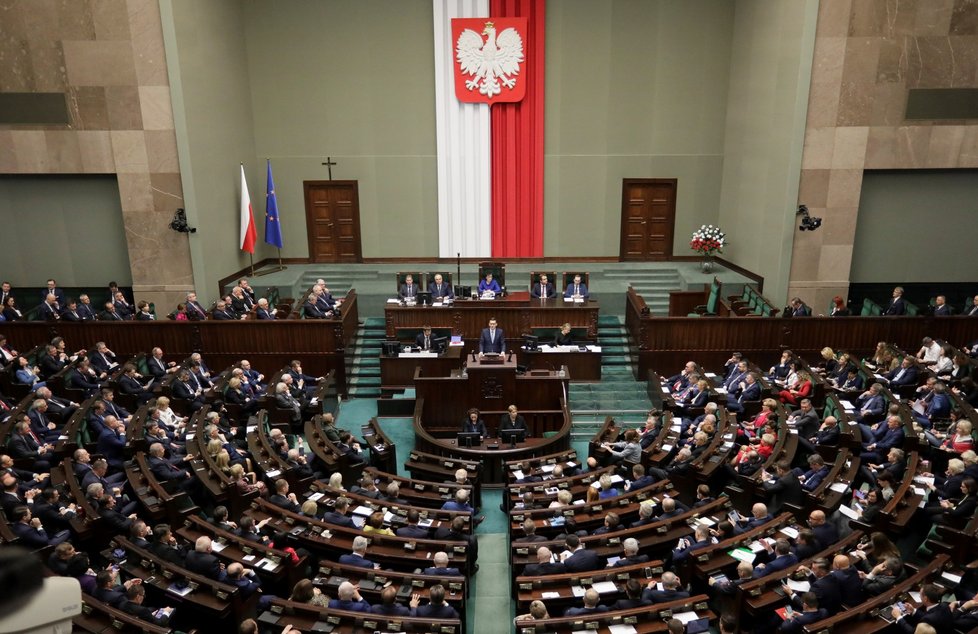 Vláda polského premiéra Mateusze Morawieckého z národně-konzervativní strany Právo a spravedlnost získala důvěru (19. 11. 2019)