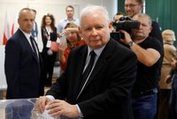 Kaczyński varoval, že EU může chtít v Polsku zakázat houbaření. Opozice si z něj utahuje