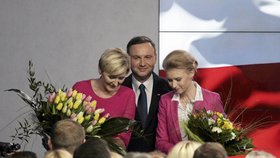 Prezidentské volby v Polsku: Andrzej Duda s dcerou a manželkou