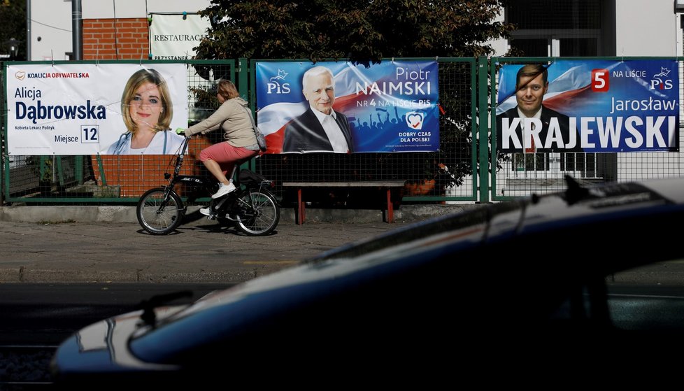 Poláci volí do obou komor parlamentu.