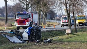 Při čelní srážce dvou aut v Polsku na Štědrý den zahynulo šest lidí.