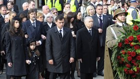 Pohřeb polského prezidenta a jeho manželky Marie
