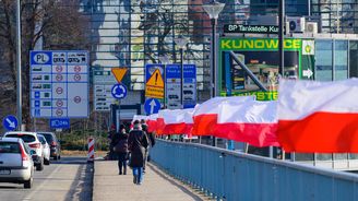Východní Německo nikdy nedohnalo západního bratra. Dnes mu dýchají na záda i sebevědomí Poláci Východní Německo nikdy nedohnalo západního bratra. Dnes mu dýchají na záda i sebevědomí Poláci